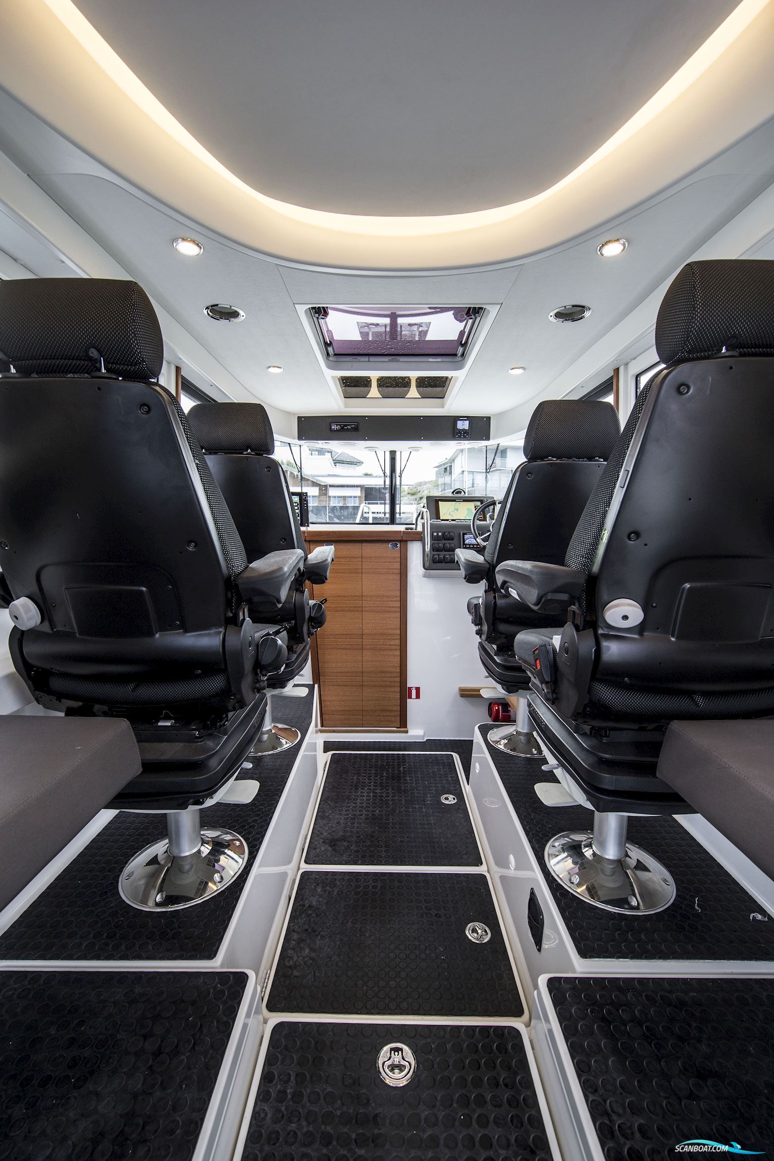 Paragon Yachts 31 Cabin