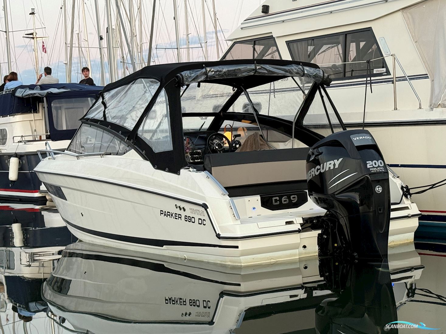 Parker 690 Day Cruiser