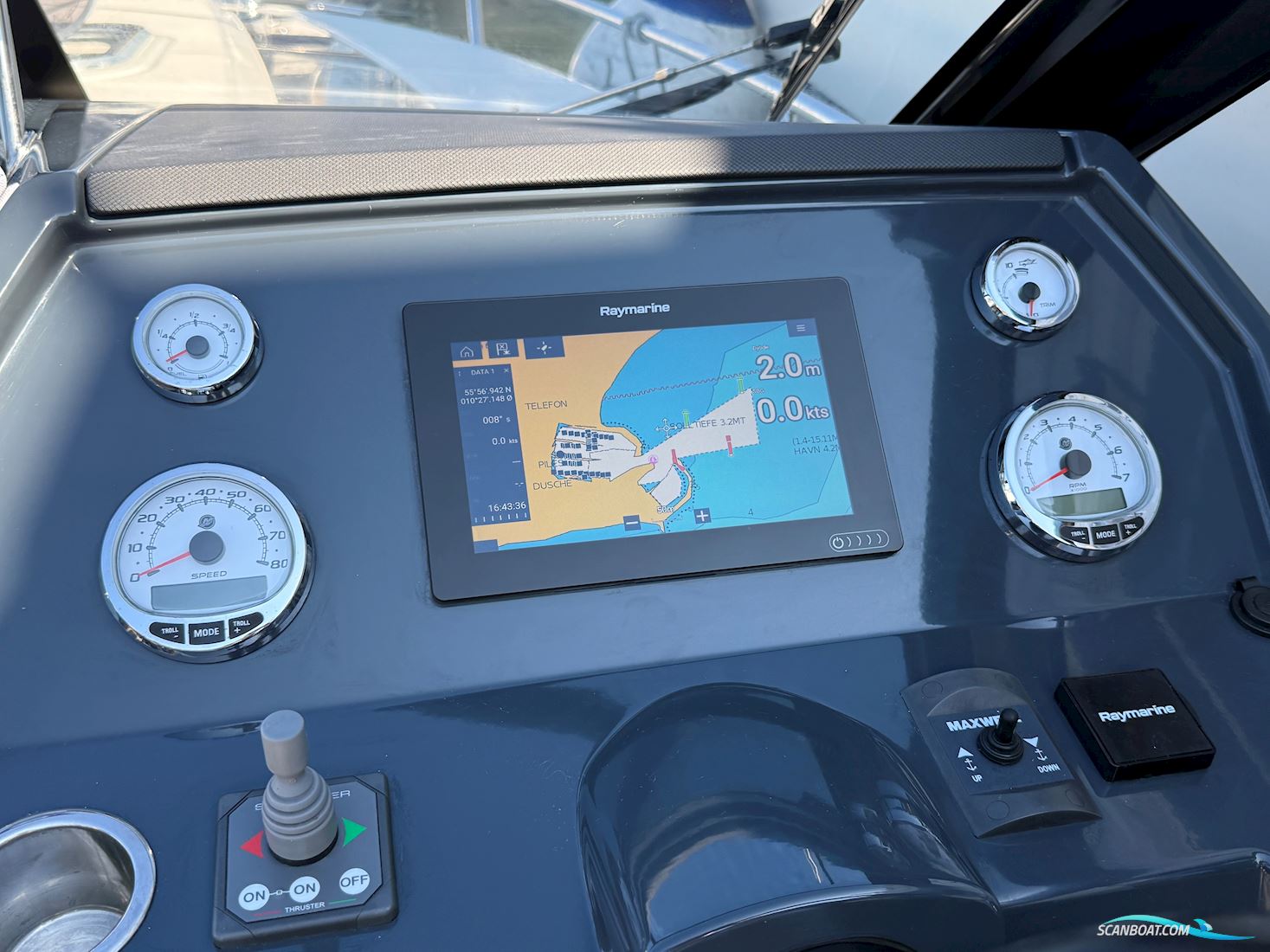 Parker 690 Day Cruiser