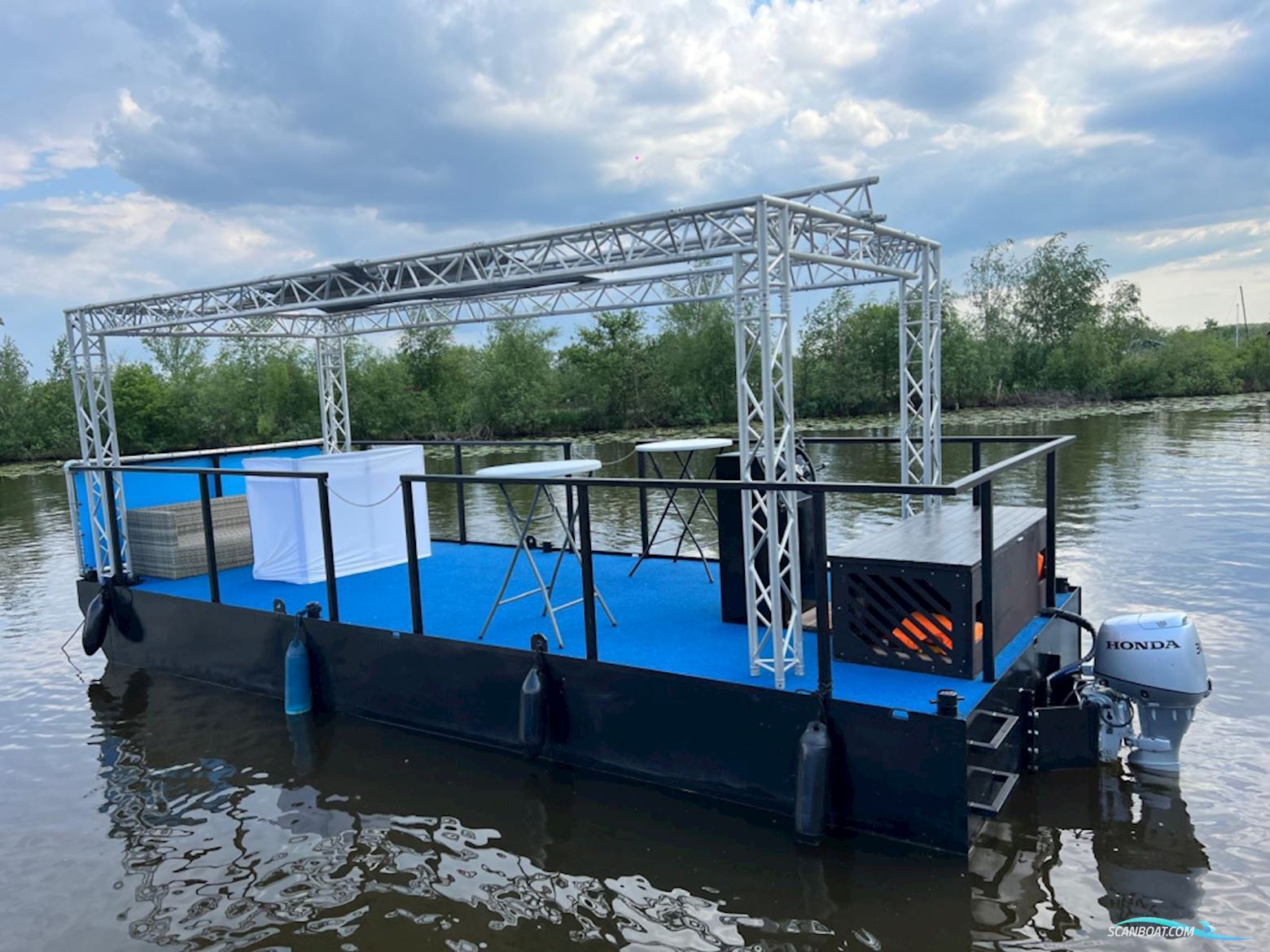 Partyboot Staal Pontoon