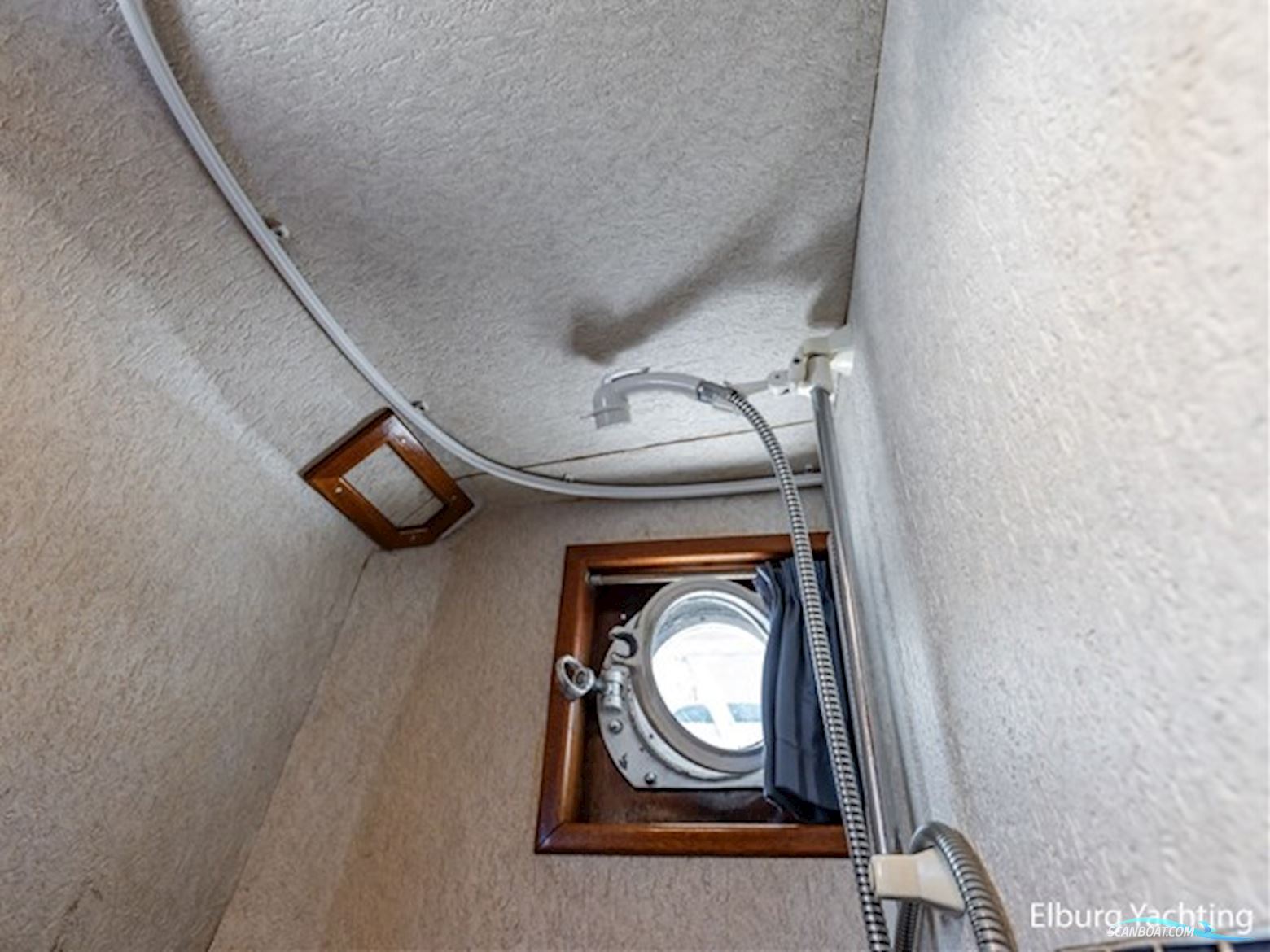 Pegasus II 16.71 - Vluchtschip