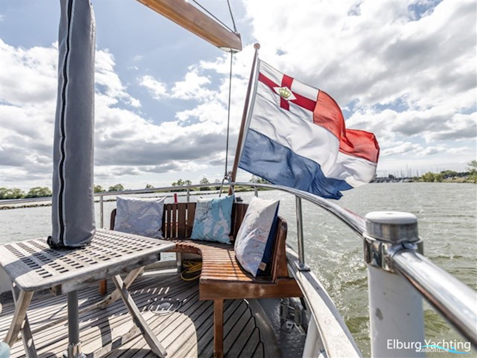 Pegasus II 16.71 - Vluchtschip