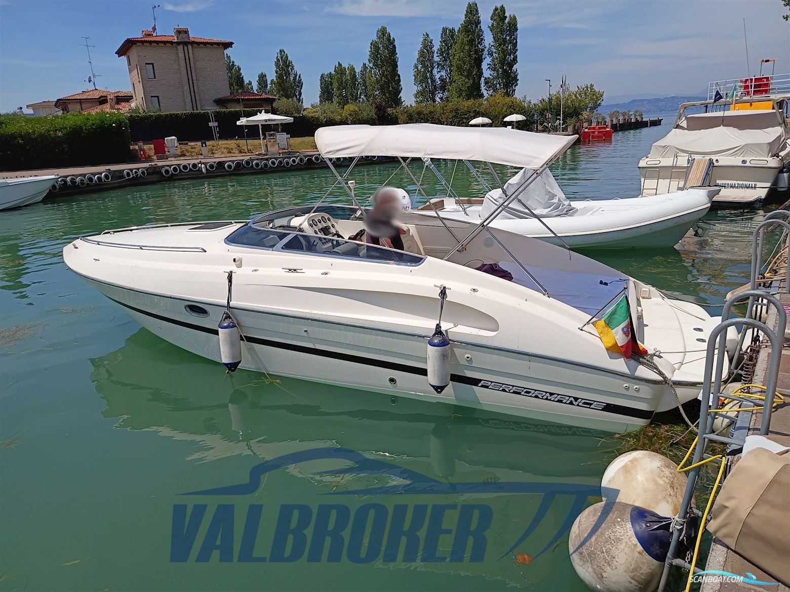 Performance Marine 807 Performance