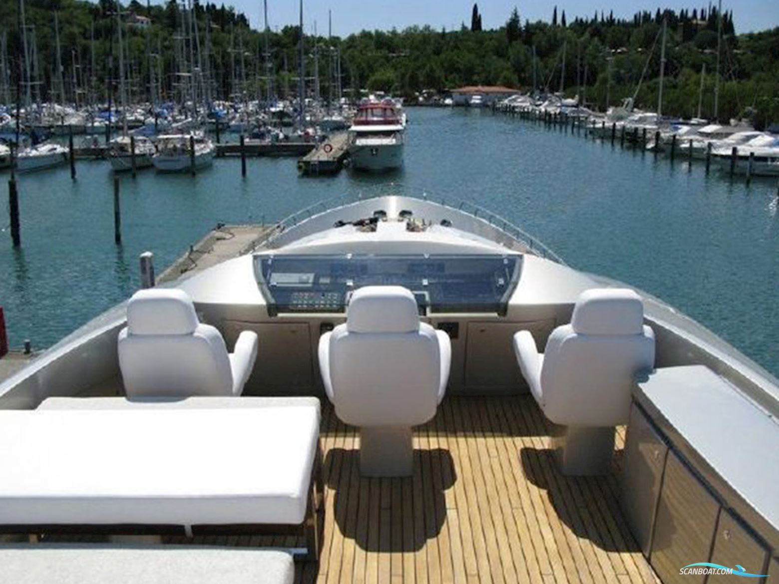 Pershing 115
