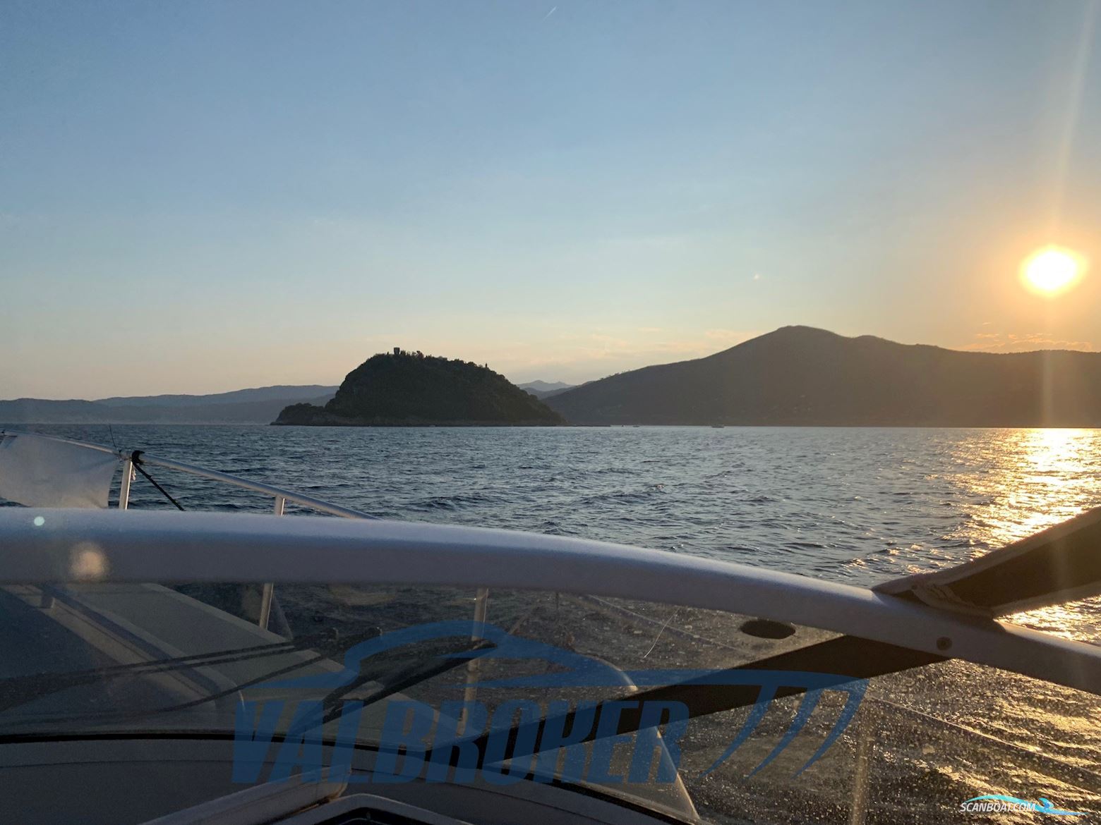 Pershing 40