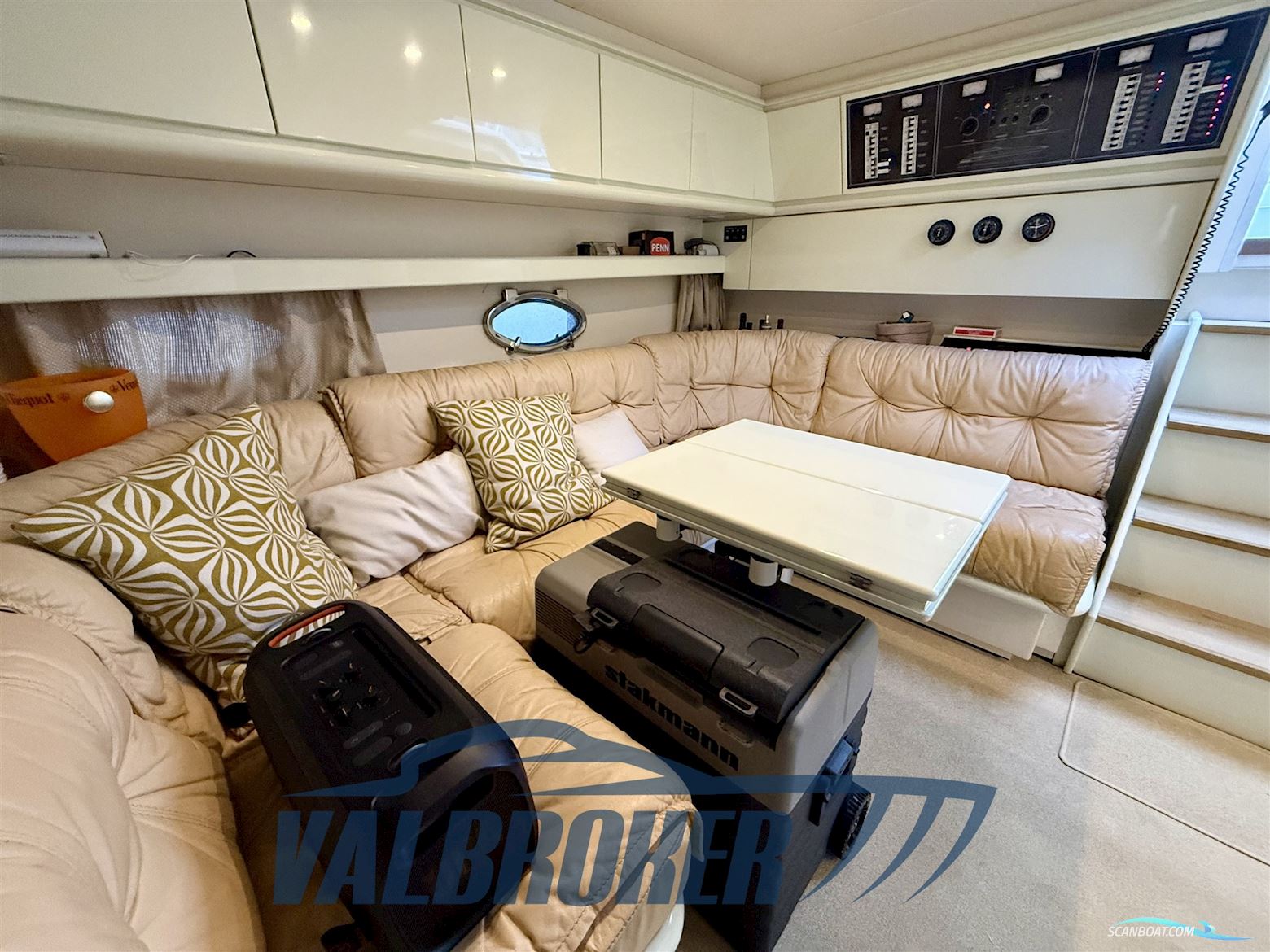 Pershing 40