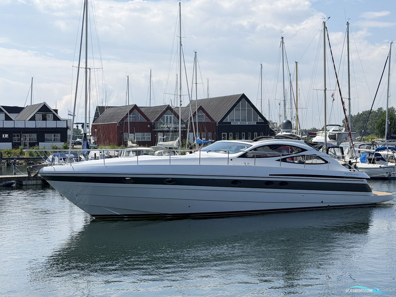 Pershing 52