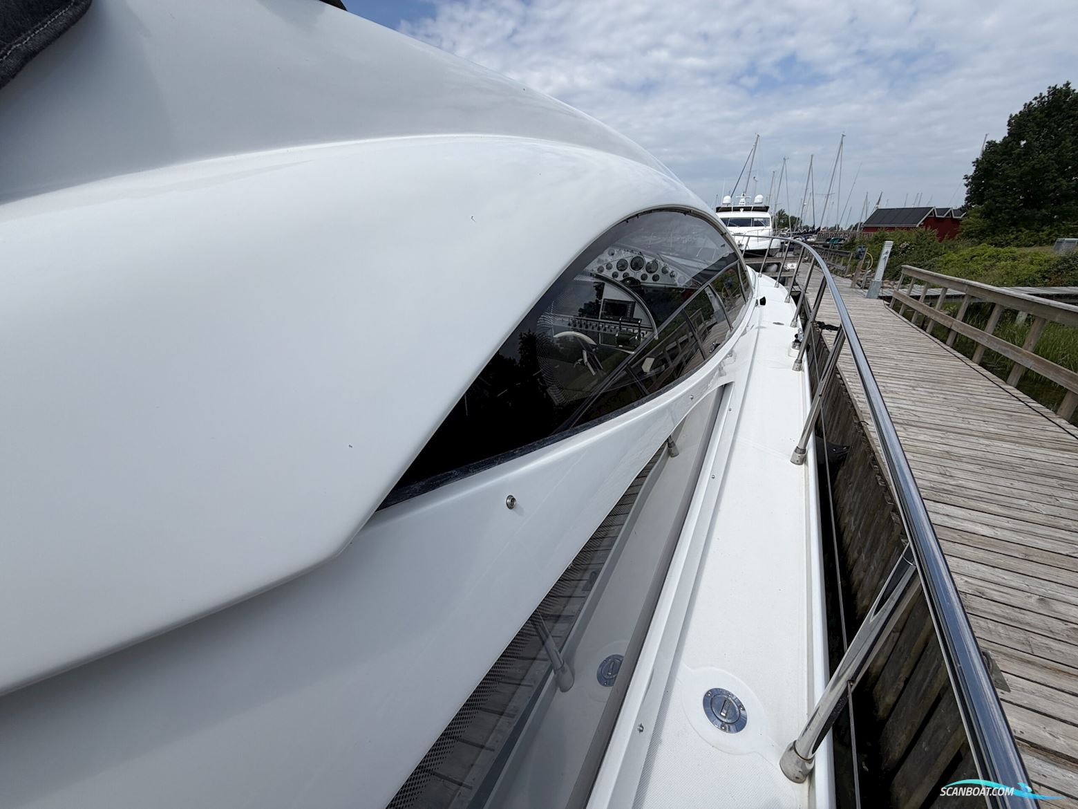 Pershing 52