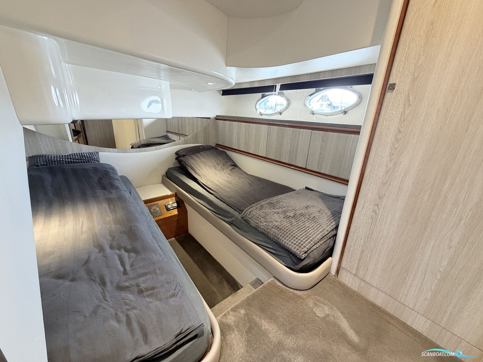Pershing 52