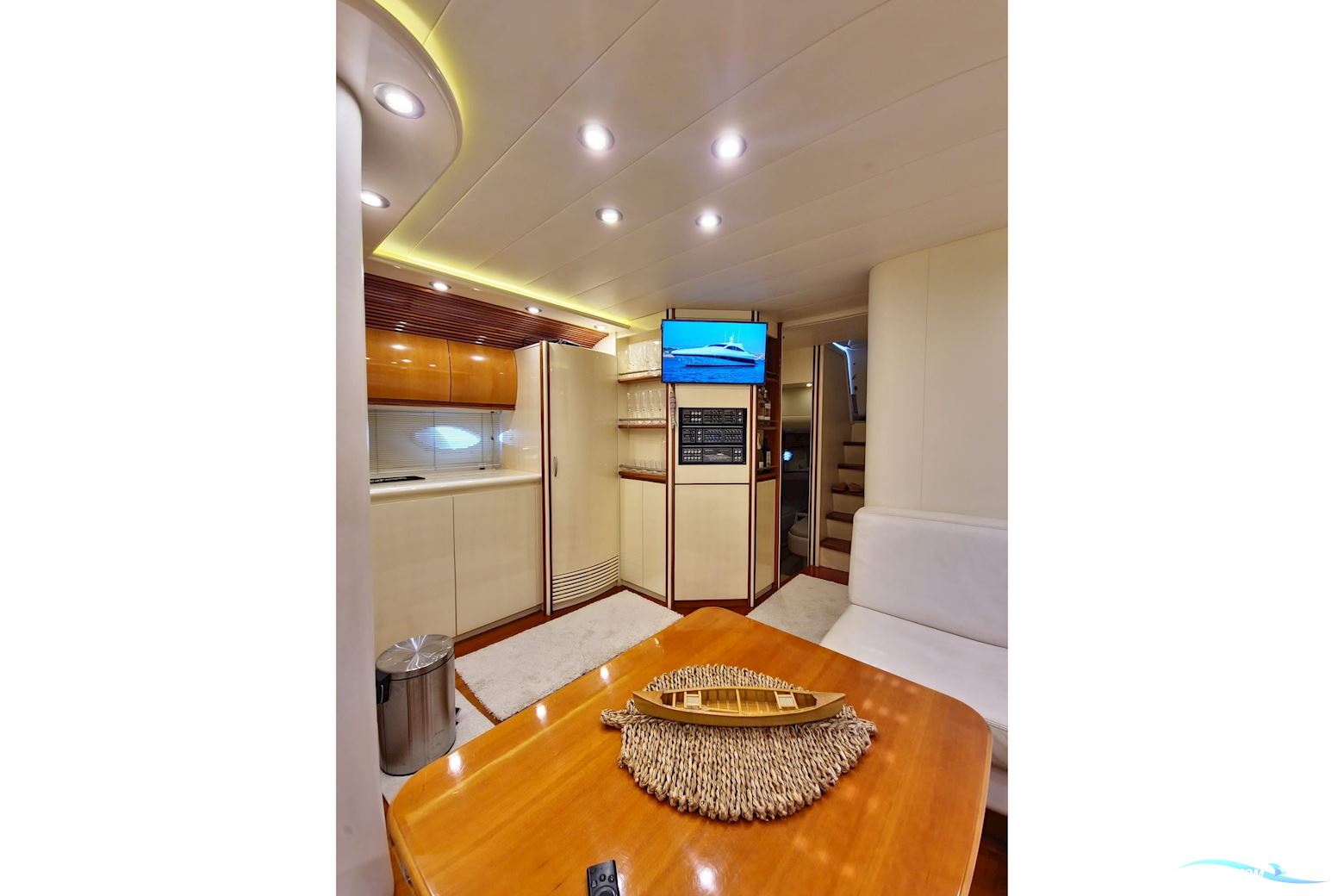 Pershing 65
