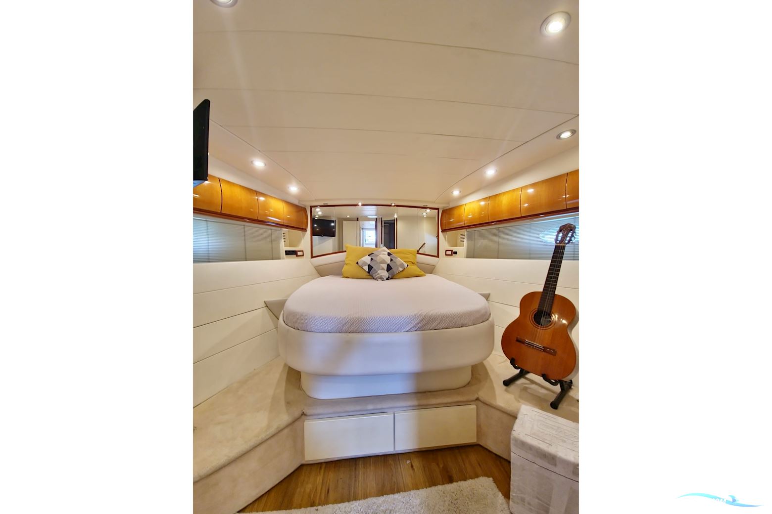 Pershing 65