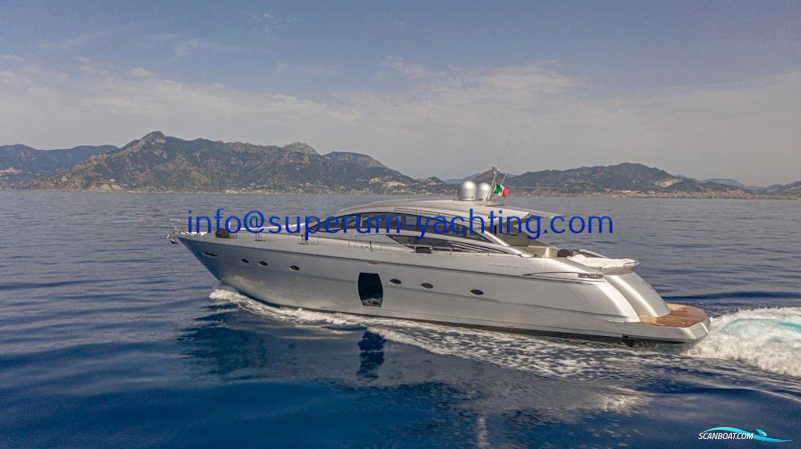 Pershing 72