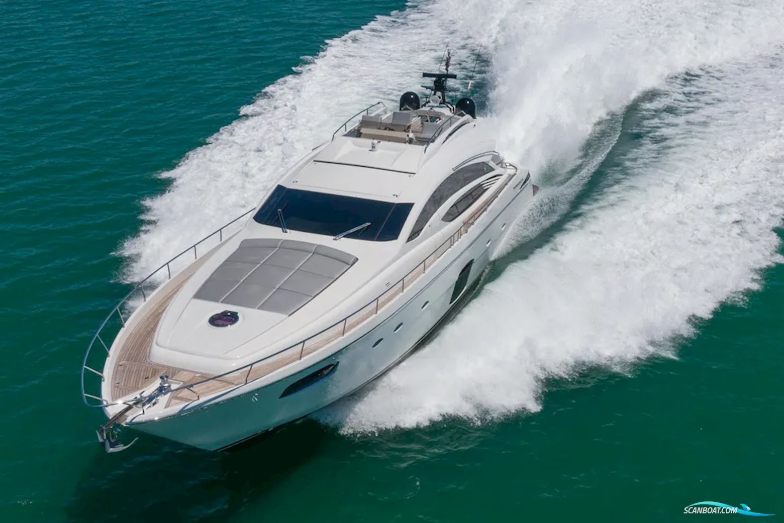 Pershing 74