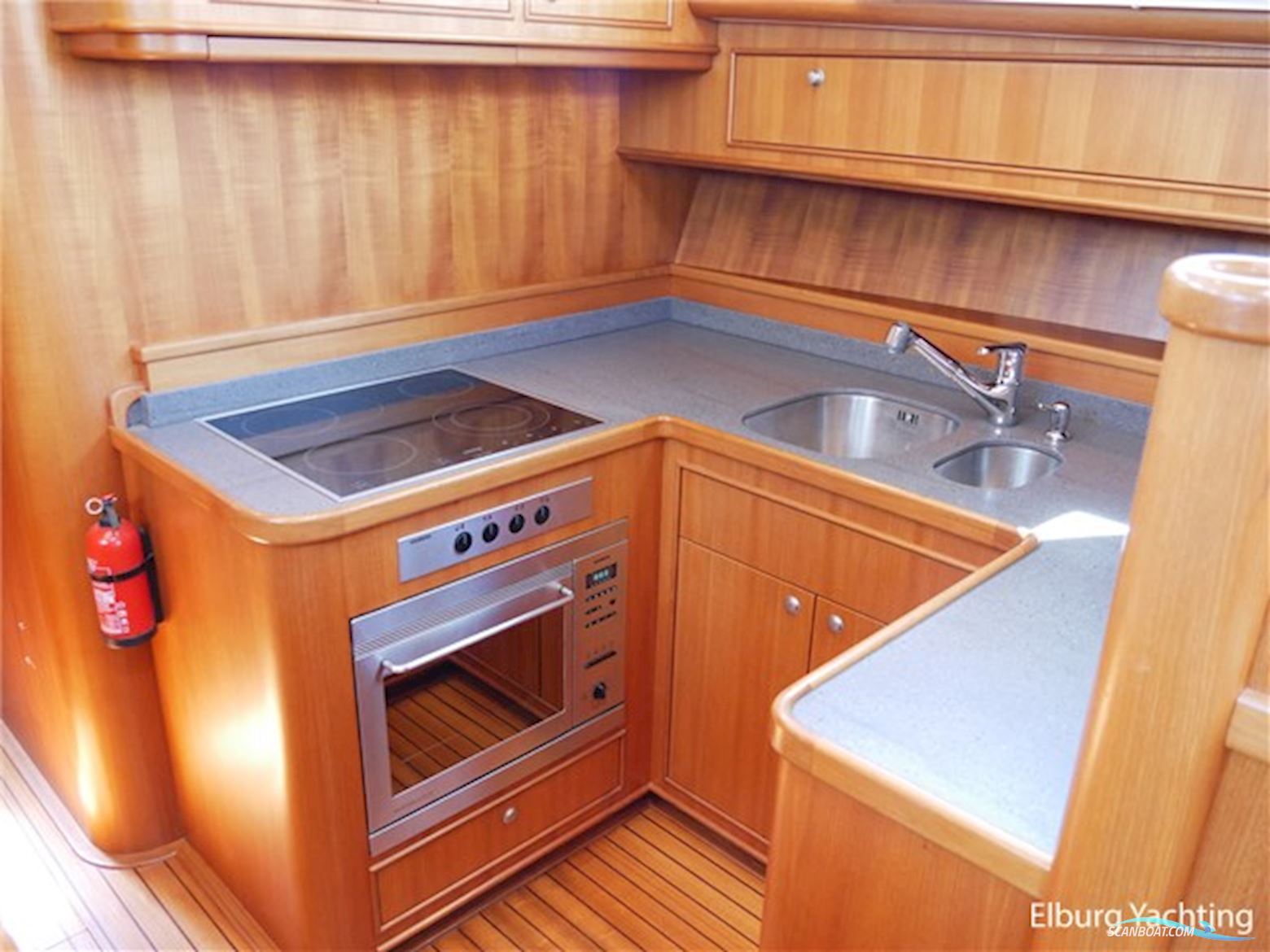 Pieter Beeldsnijder 58 - Open Pilothouse 