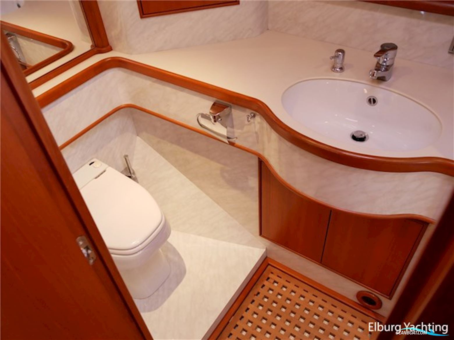 Pieter Beeldsnijder 58 - Open Pilothouse 