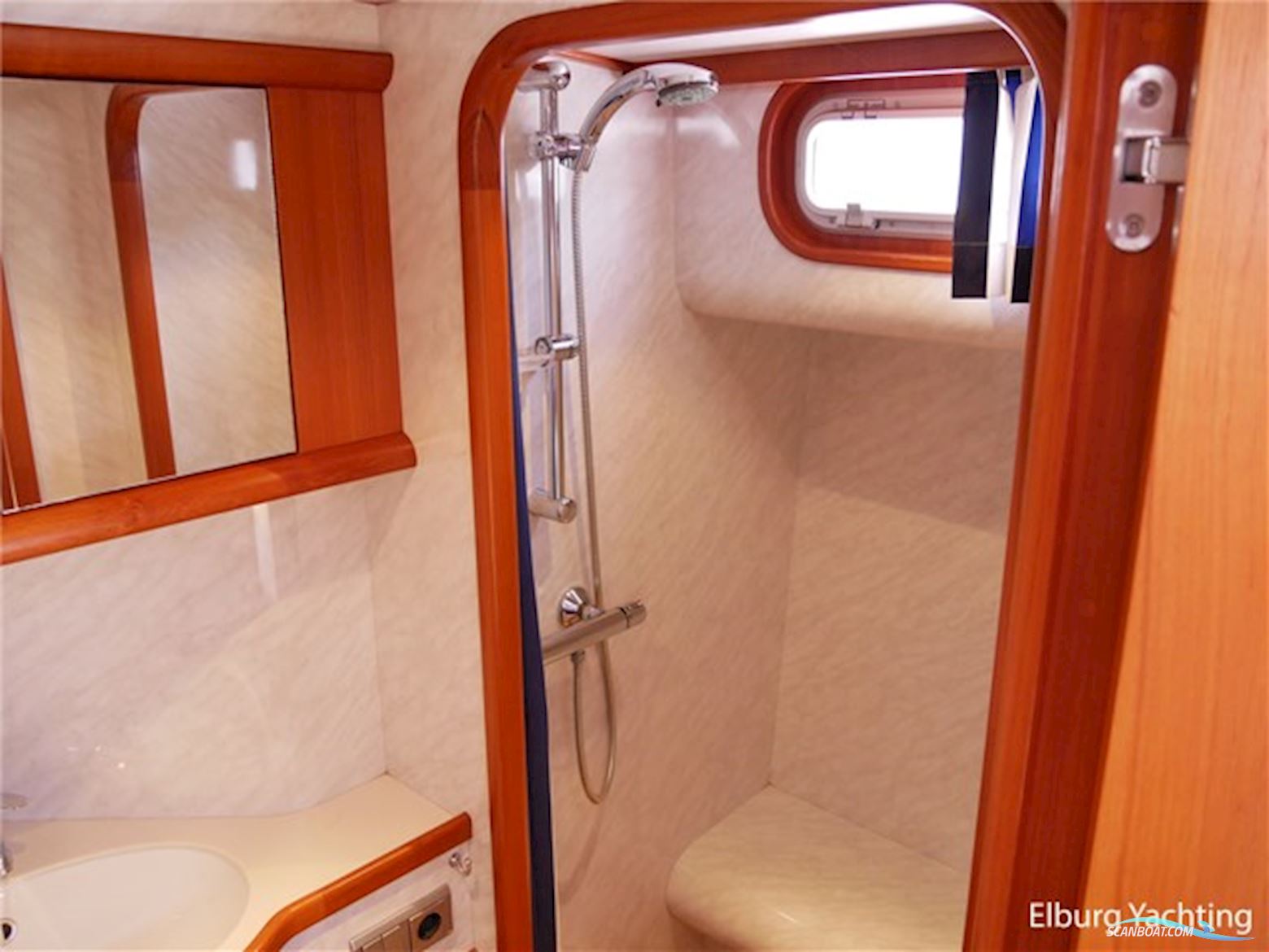 Pieter Beeldsnijder 58 - Open Pilothouse 