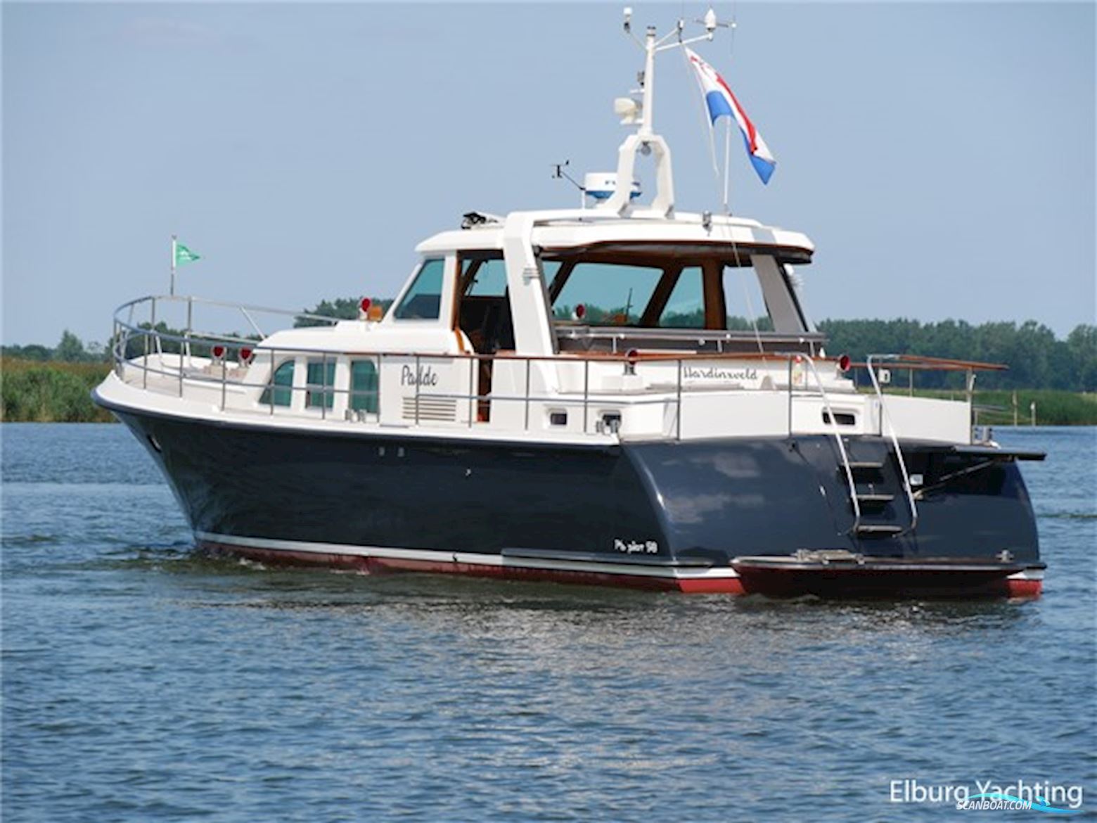 Pieter Beeldsnijder 58 - Open Pilothouse 