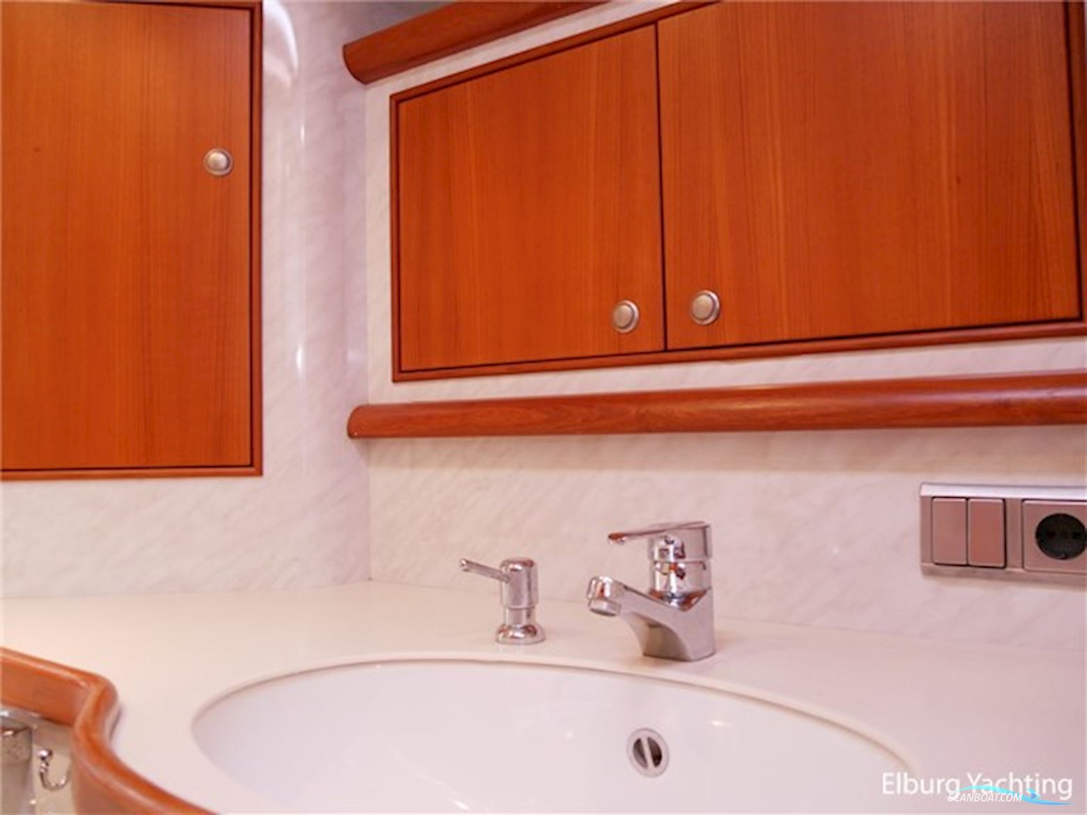 Pieter Beeldsnijder 58 - Open Pilothouse 