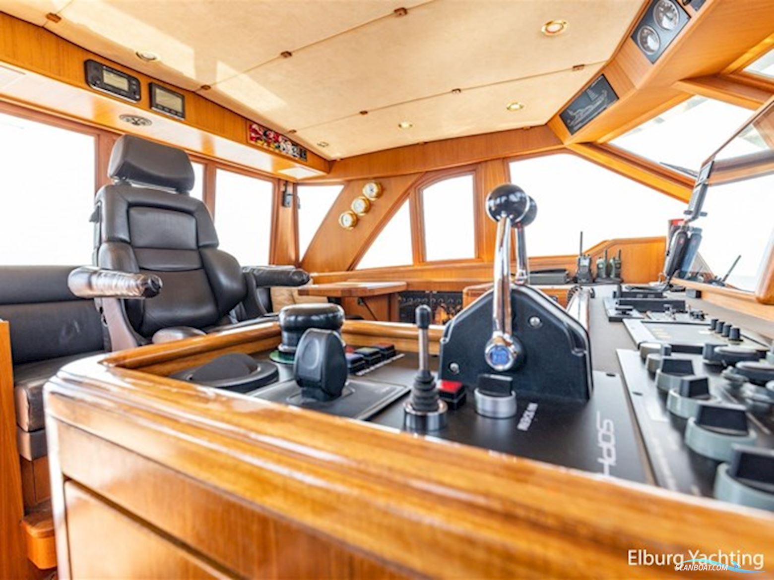 Pieter Beeldsnijder 60 - Explorer Yacht 