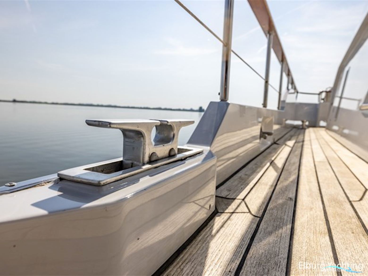 Pieter Beeldsnijder 60 - Explorer Yacht 