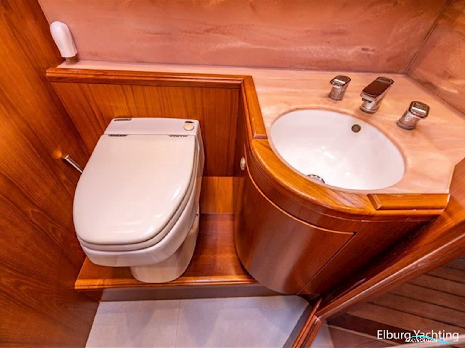 Pieter Beeldsnijder 60 - Explorer Yacht