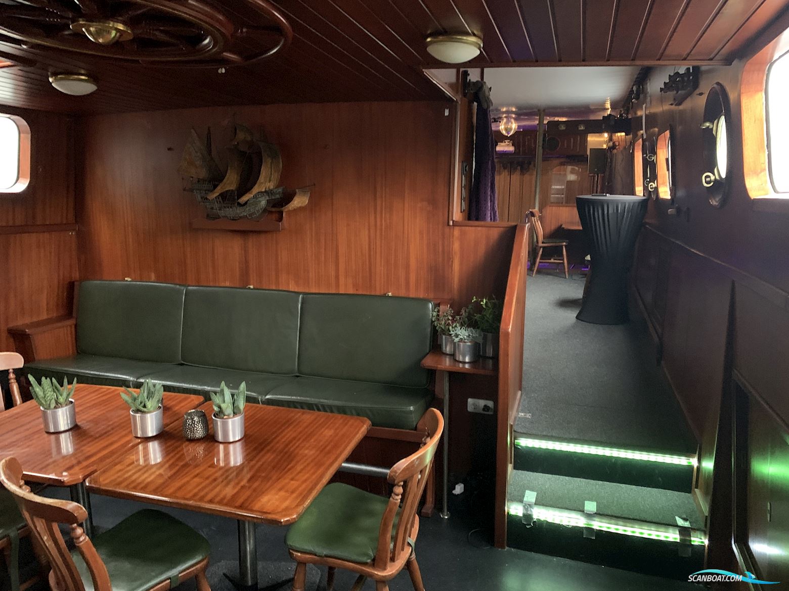 Platbodem Motortjalk