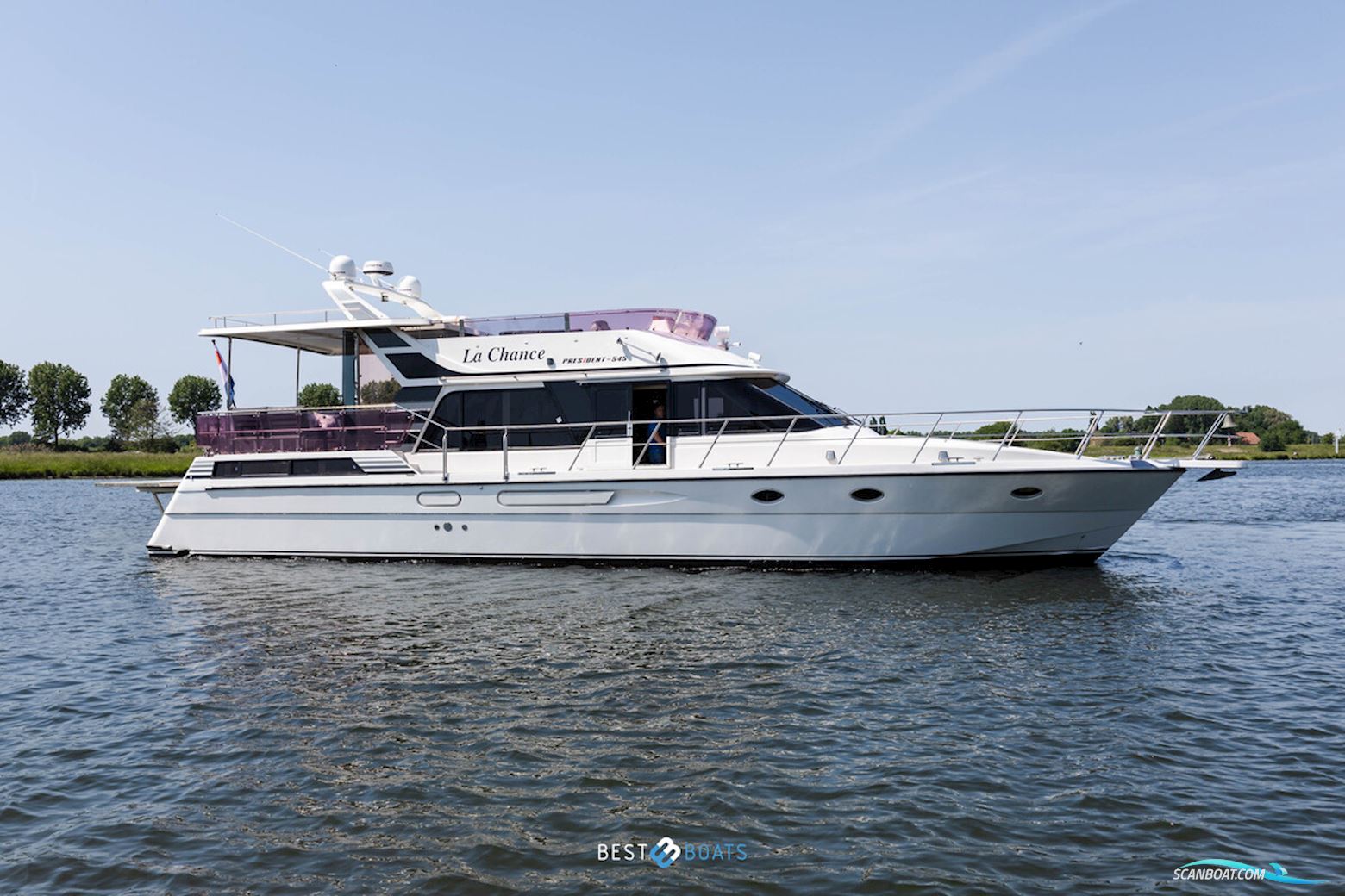 President 545 Motorboten 1991, met Volvo Penta is Een Zweeds Merk Dat Wereldwijd Bekendstaat om Betrouwbare en Krachtige Scheepsmotoren en Aandrijfsystemen. Ze Leveren Zowel Diesel- al motor, The Netherlands