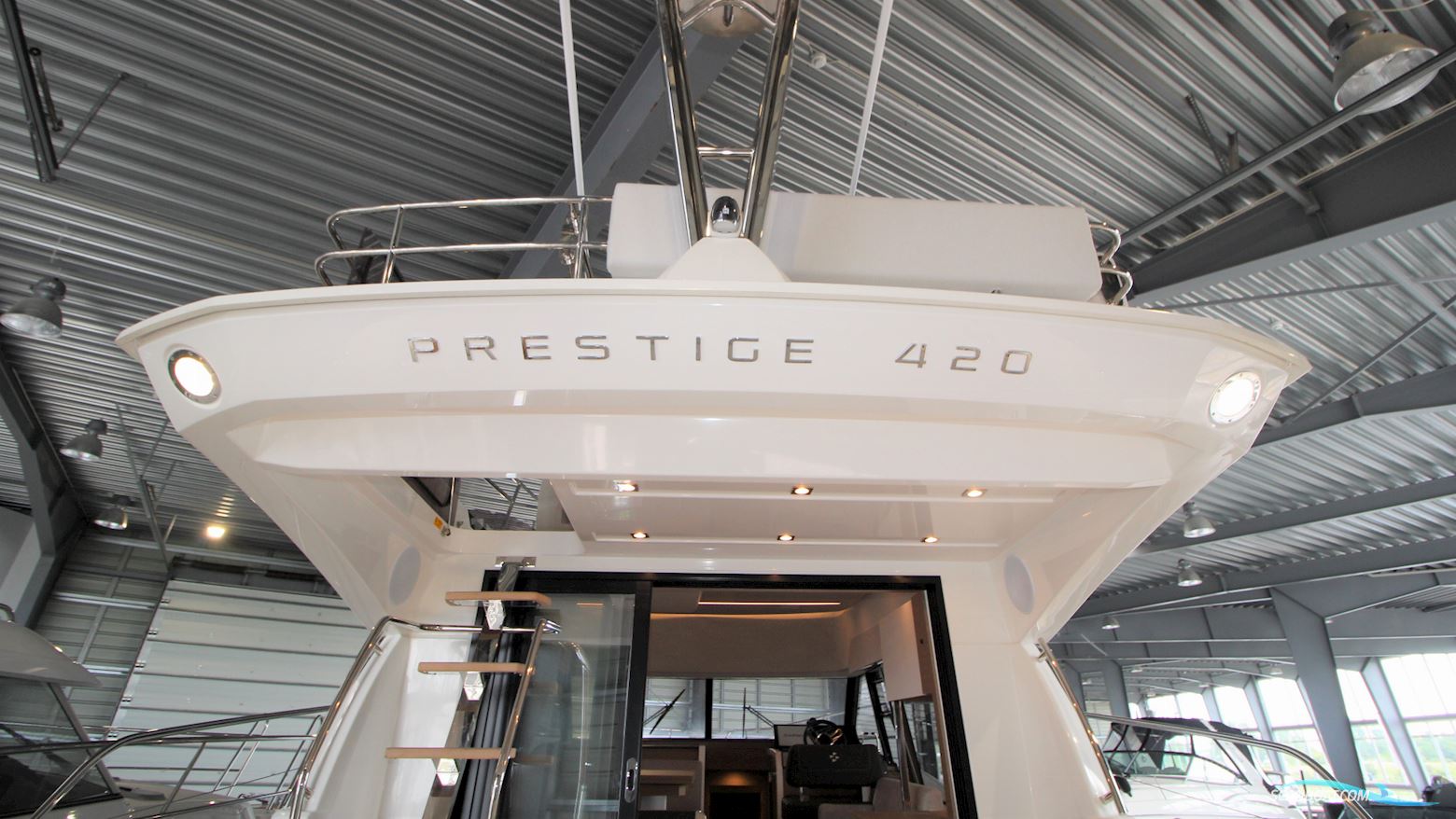 Prestige 420 Fly