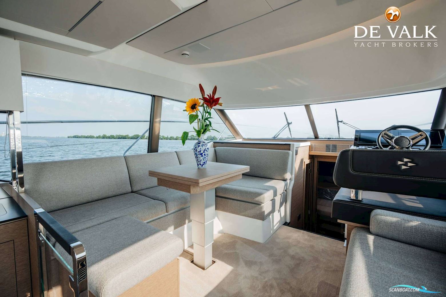 Prestige 420 Flybridge