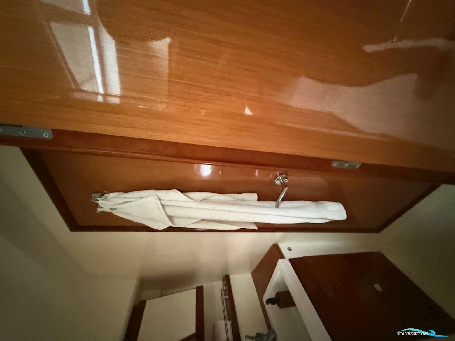 Prestige 42S - Twin Volvo Penta IPS500/Udstyr