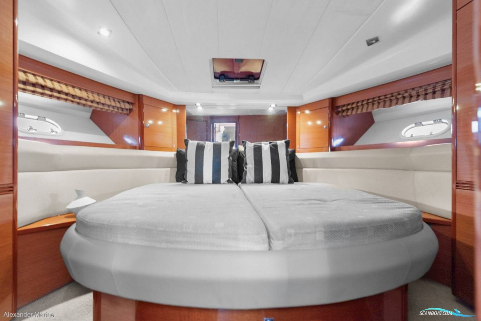 Prestige 42S - Twin Volvo Penta IPS500/Udstyr