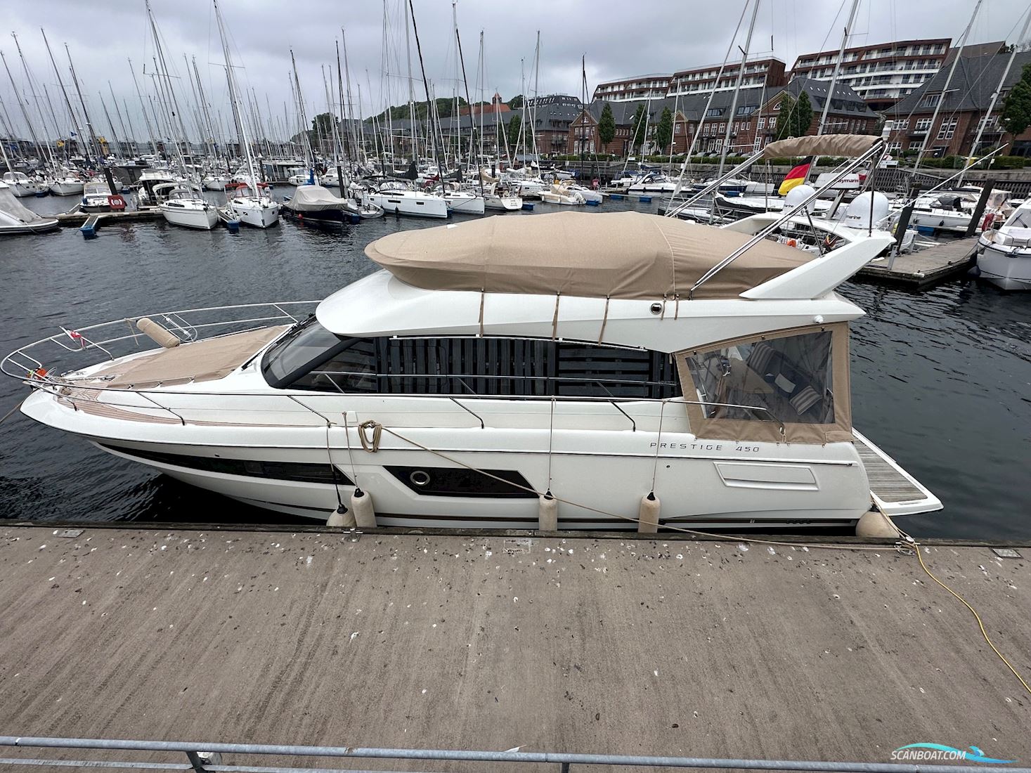 Prestige 450 Fly Motorboten 2015, met Volvo Penta IPS 600 D6 435 motor, Duitsland