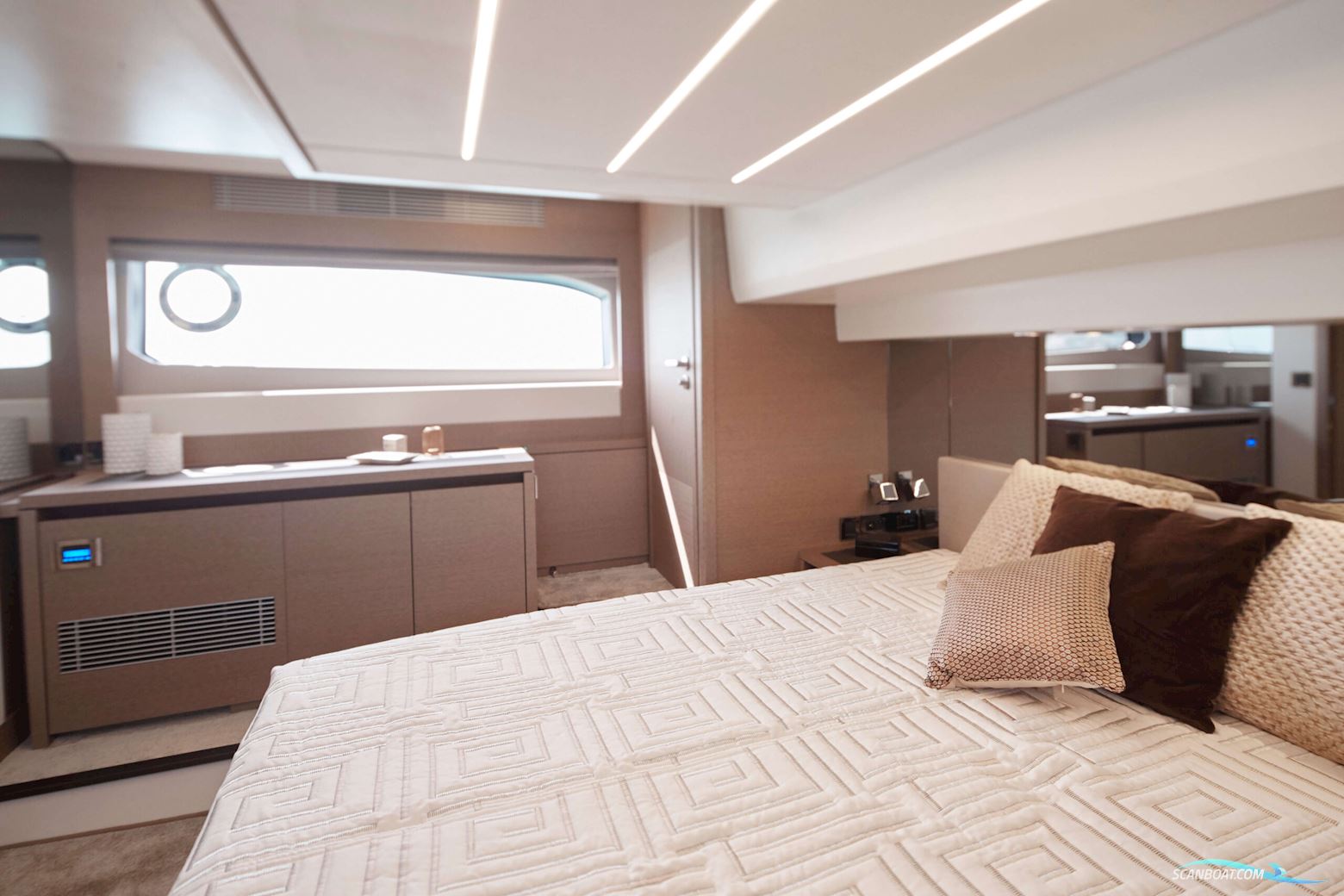 Prestige 520 Flybridge