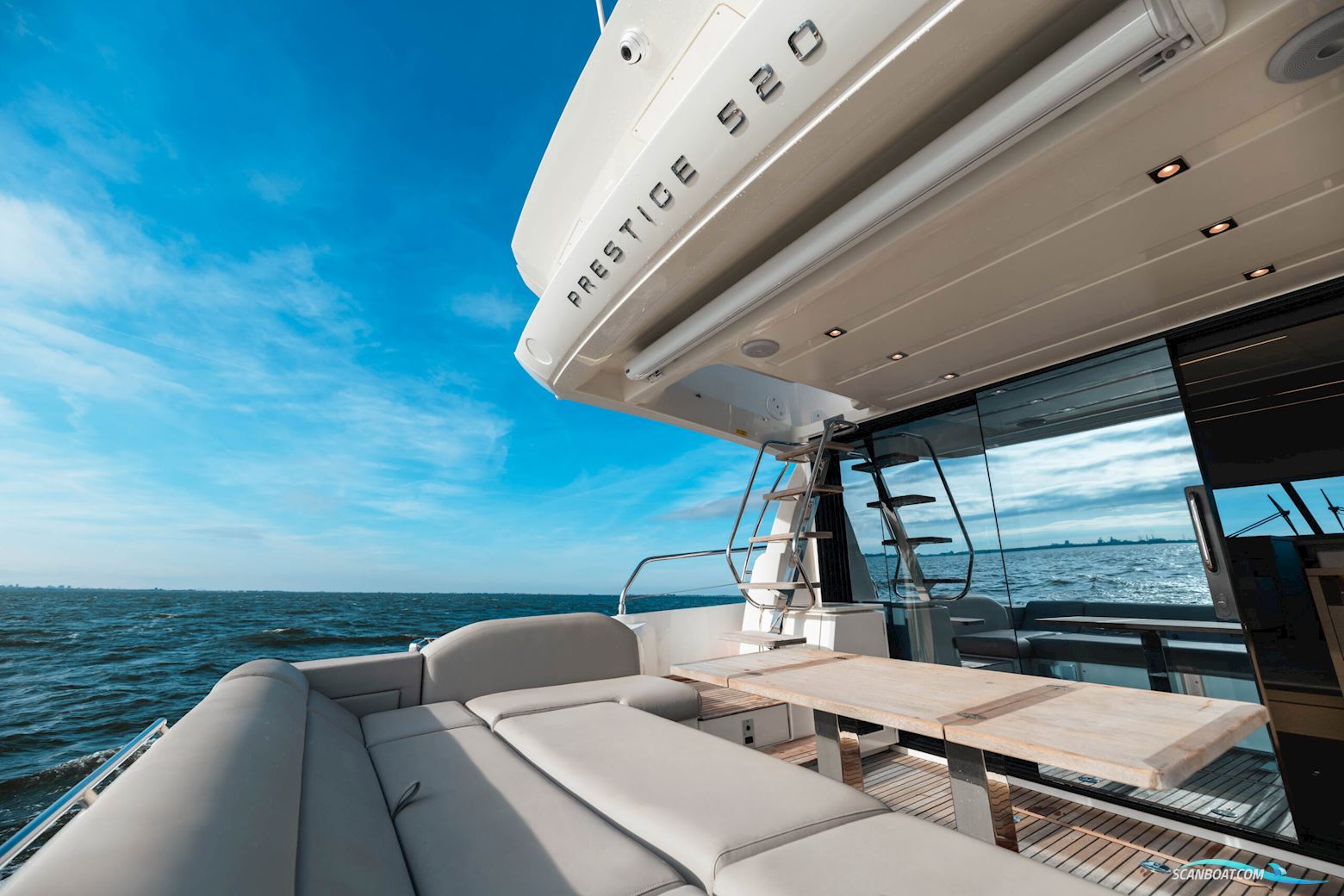 Prestige 520 flybridge