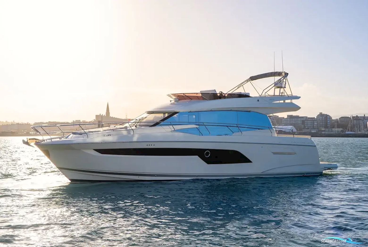 Prestige 520 Motorboten 2025, met Volvo Penta motor, Ierland