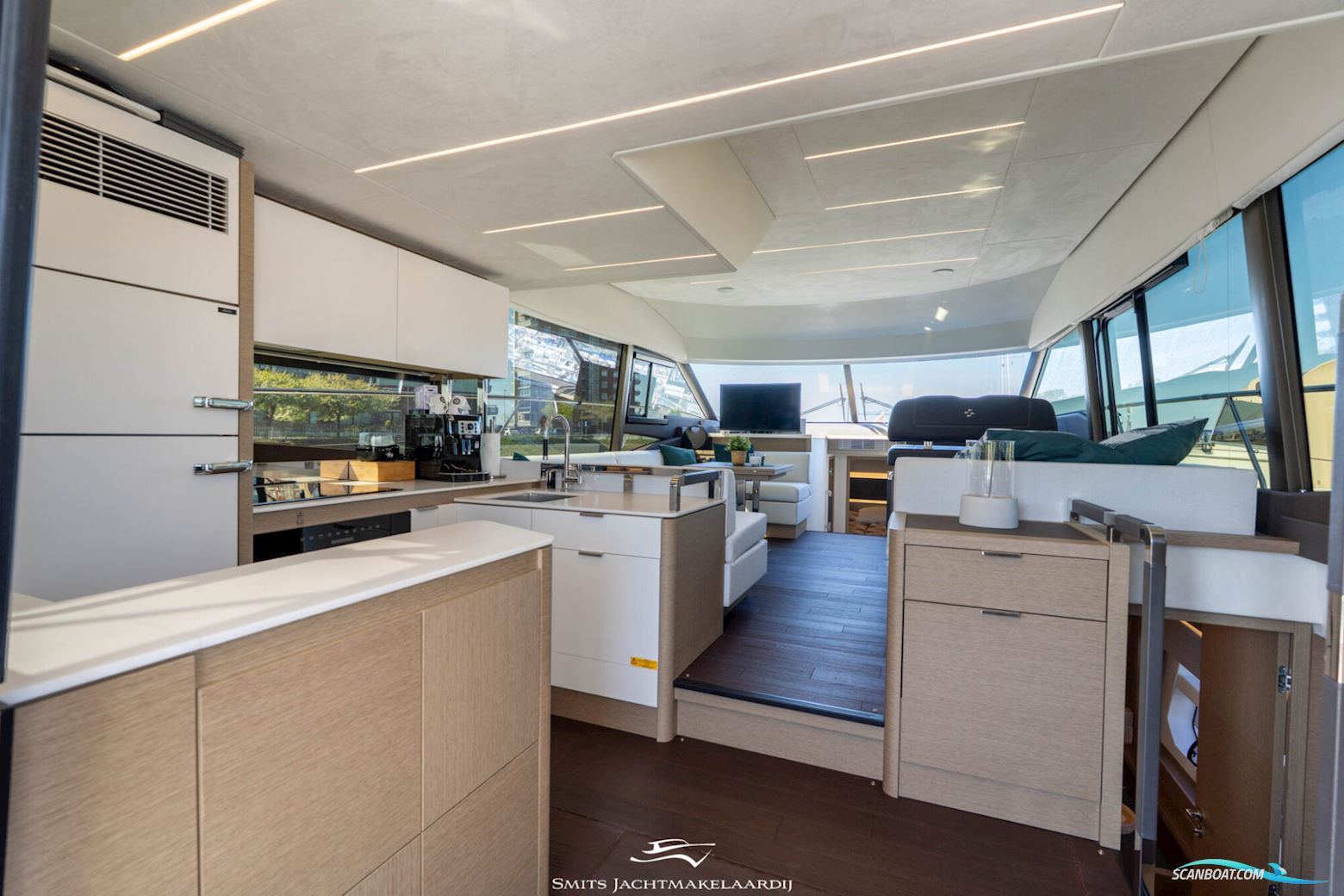 Prestige 590 Flybridge