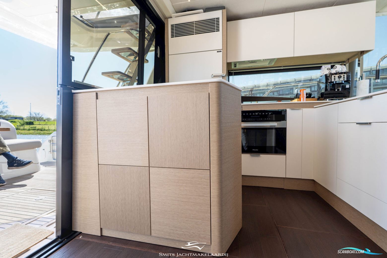 Prestige 590 Flybridge