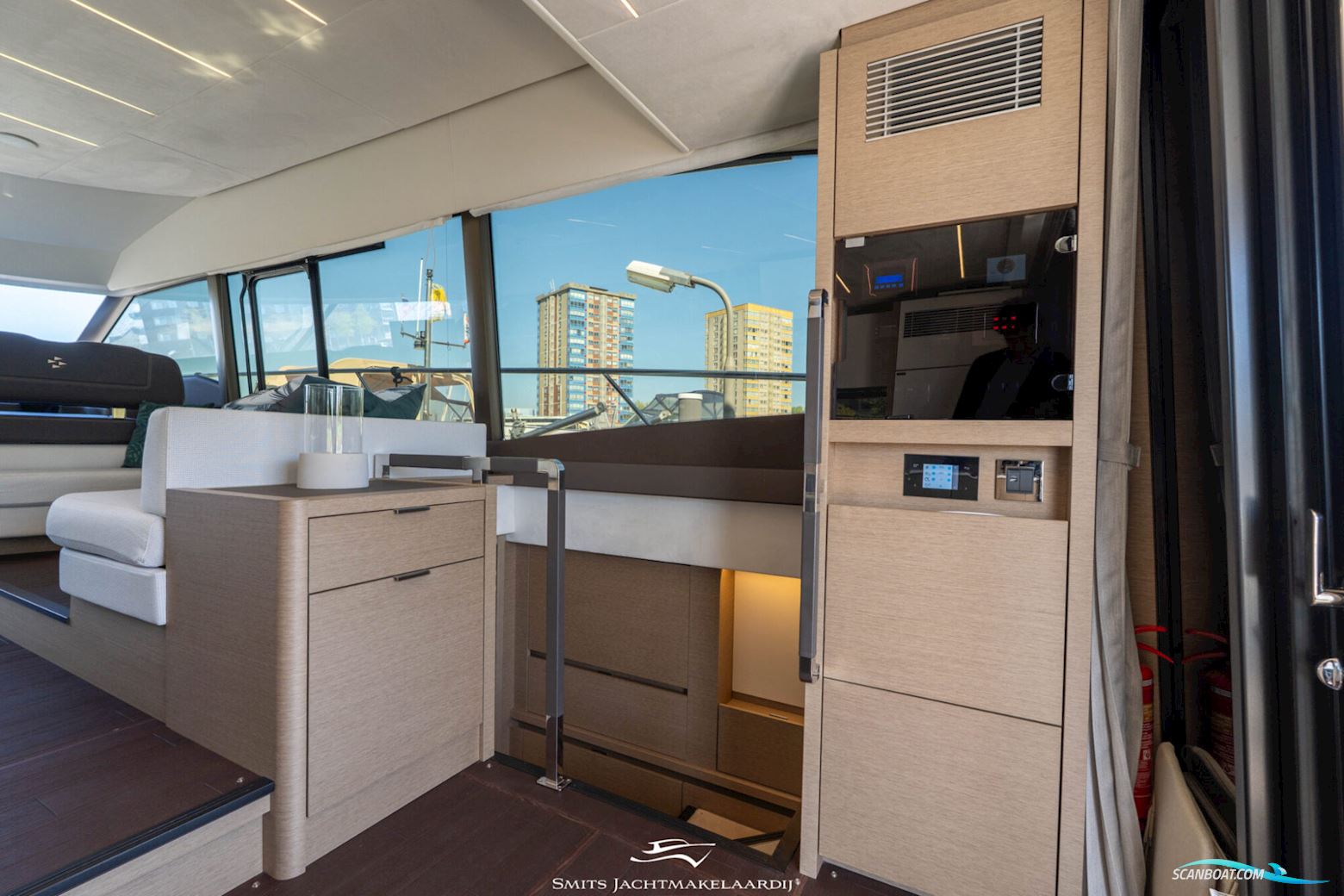 Prestige 590 Flybridge