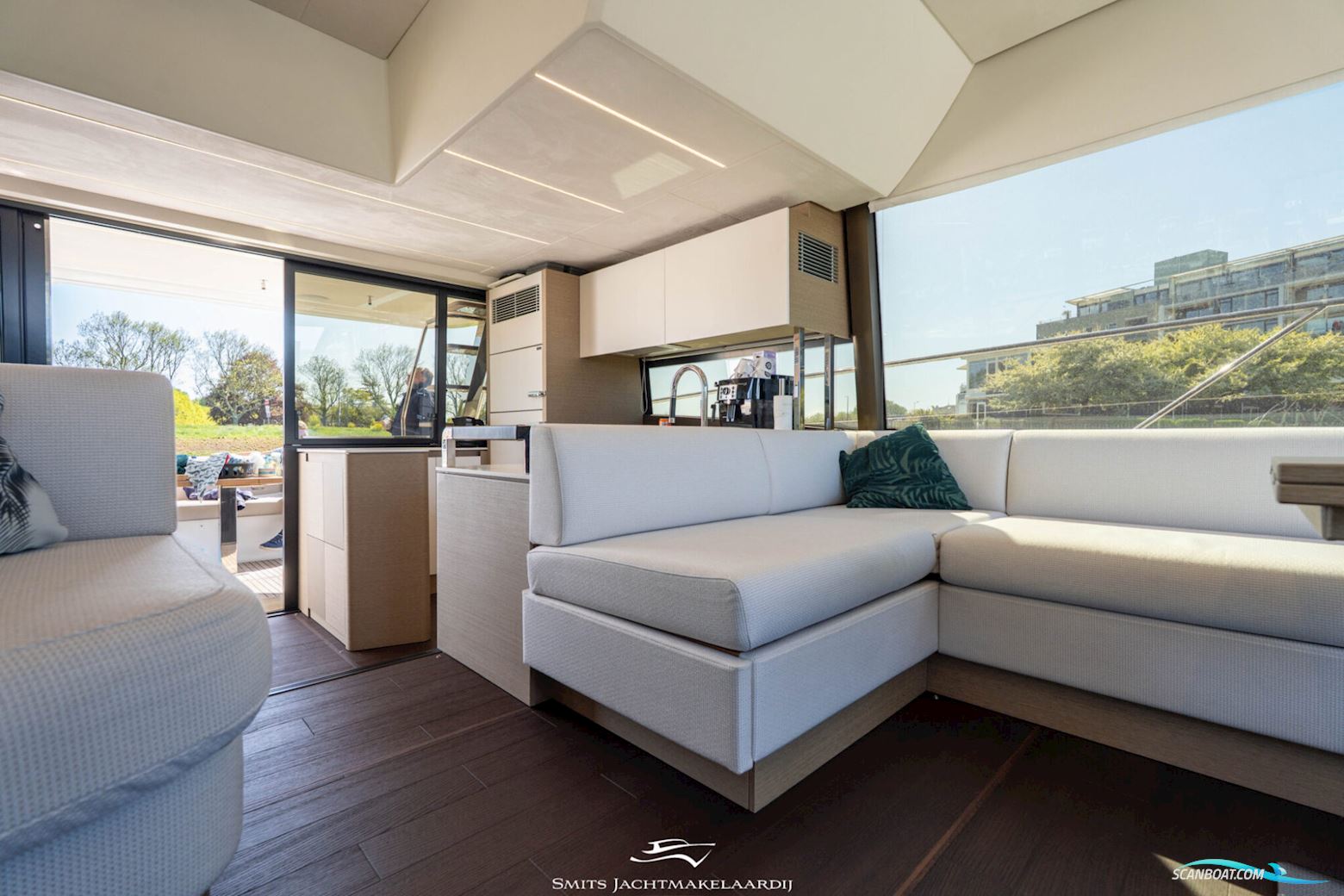 Prestige 590 Flybridge