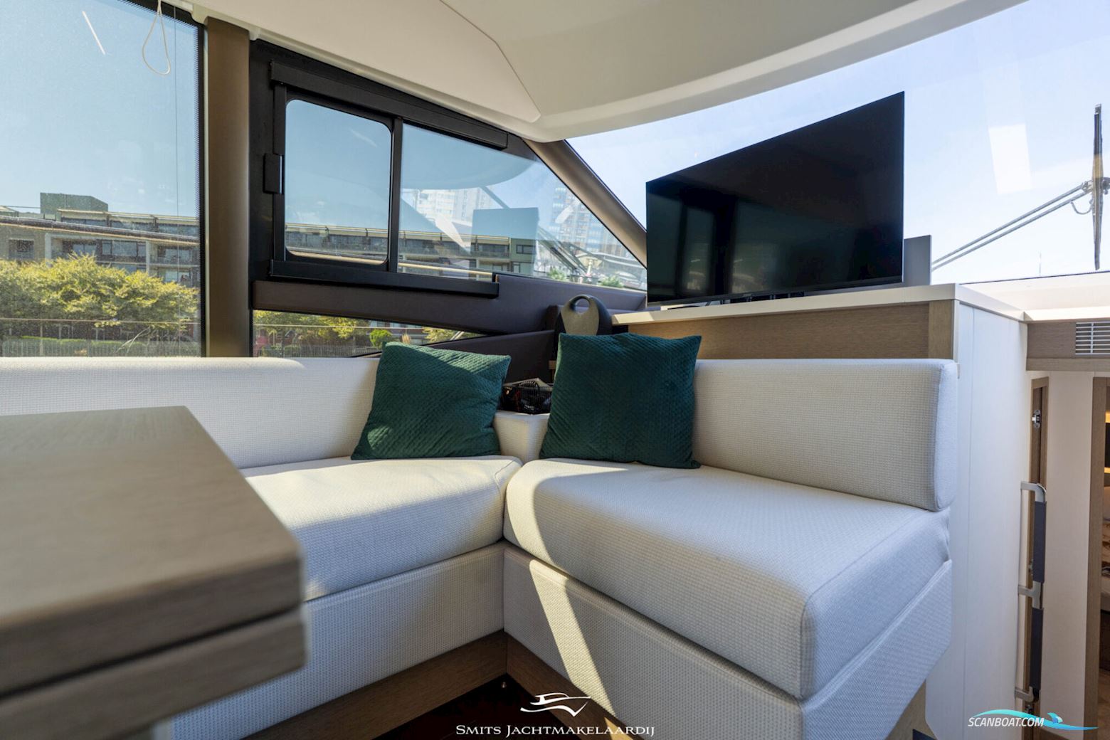 Prestige 590 Flybridge