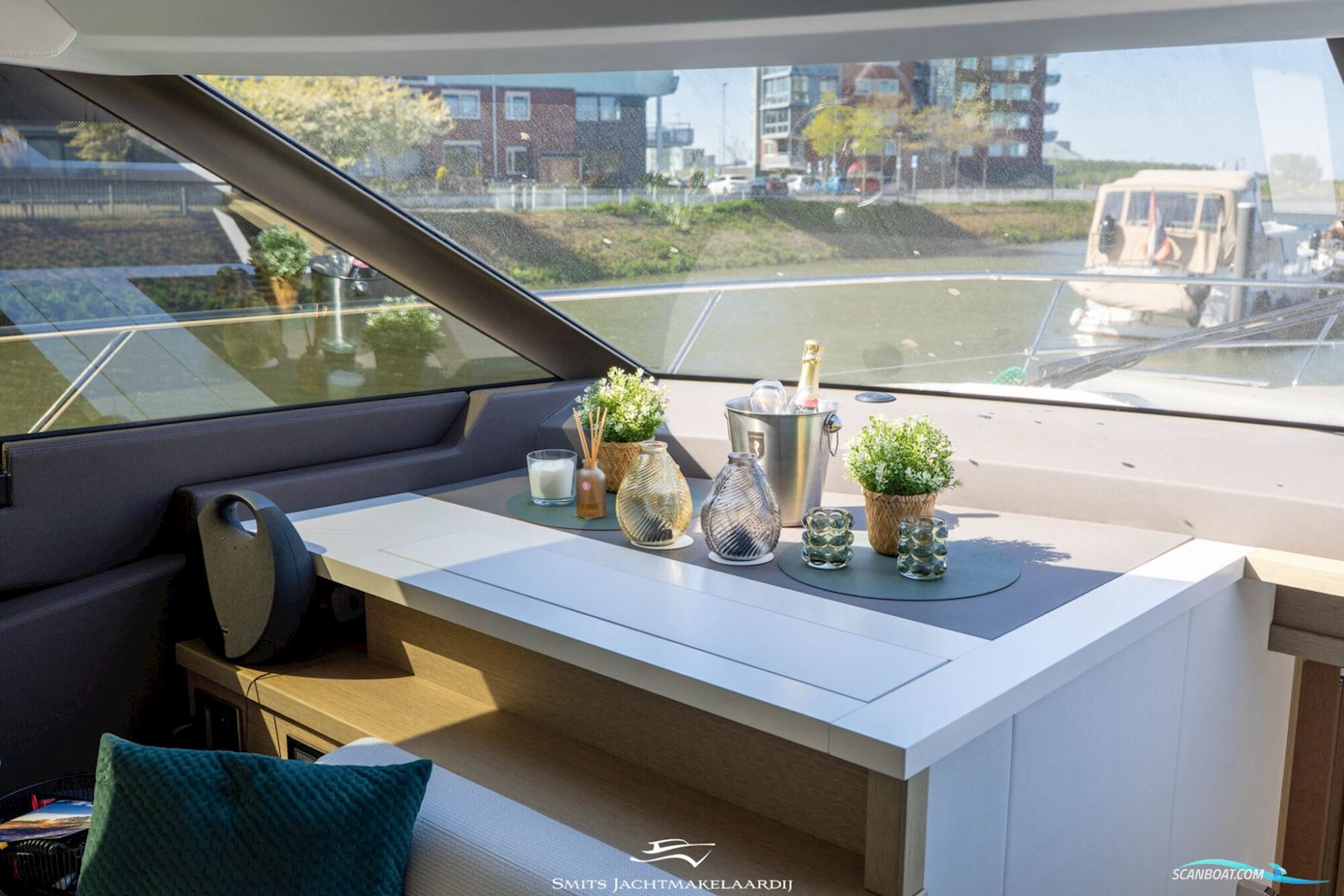 Prestige 590 Flybridge