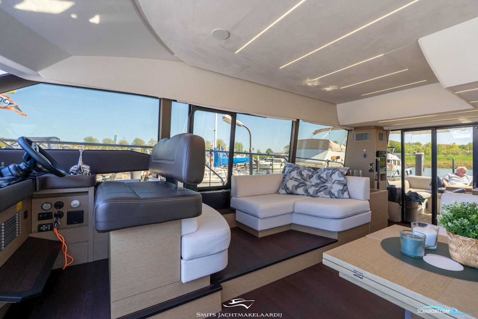 Prestige 590 Flybridge