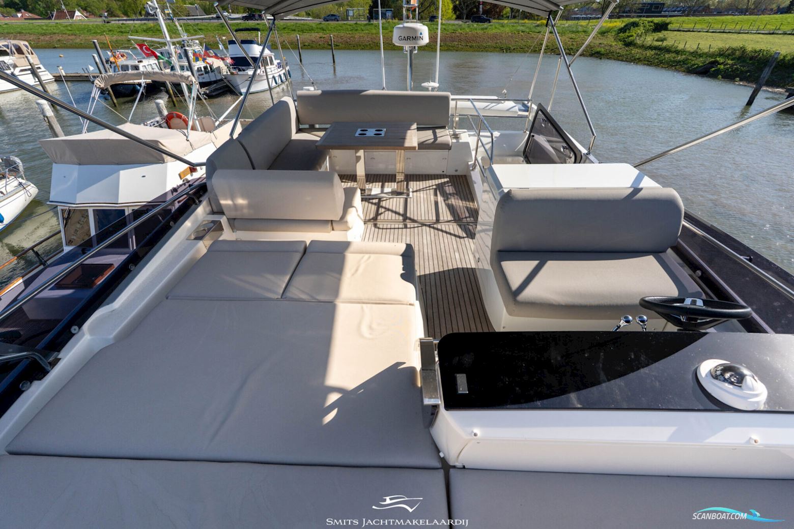 Prestige 590 Flybridge