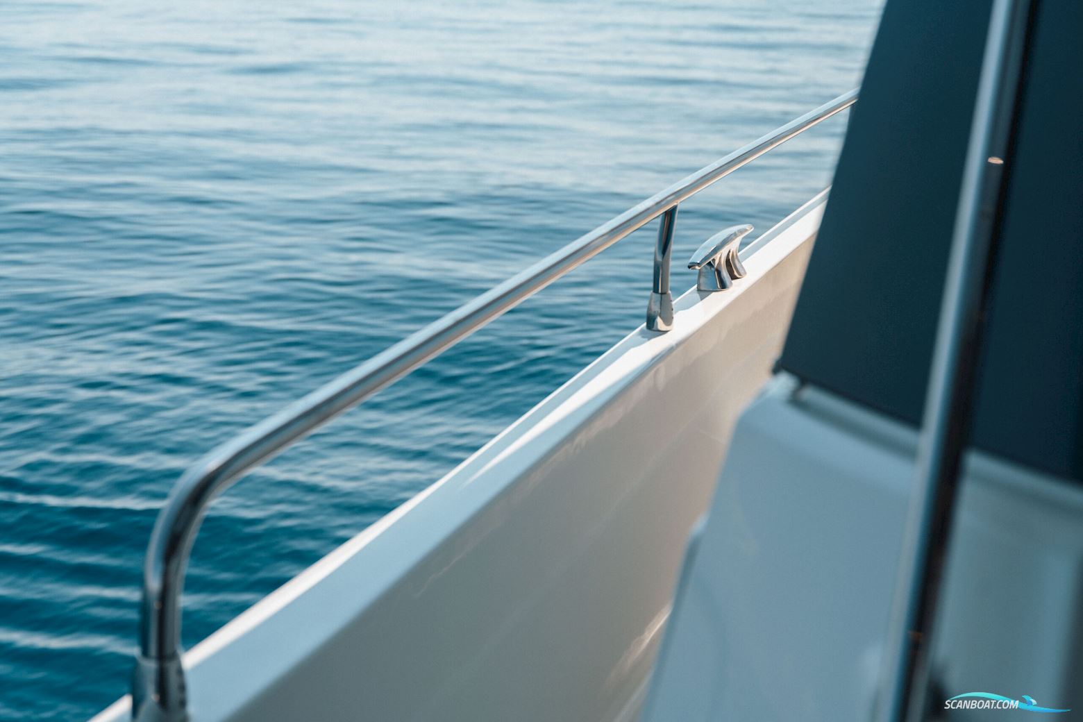 Prestige 690 flybridge