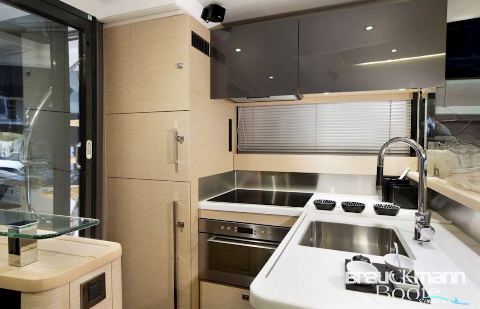 Prestige Yachts 500 Fly