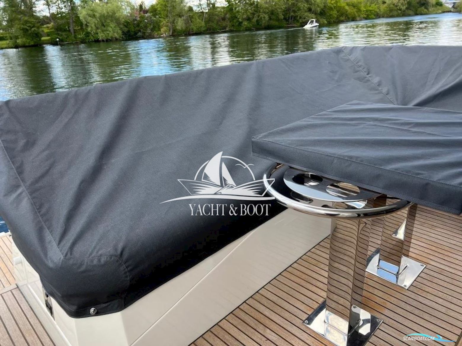 Prestige Yachts 520 S