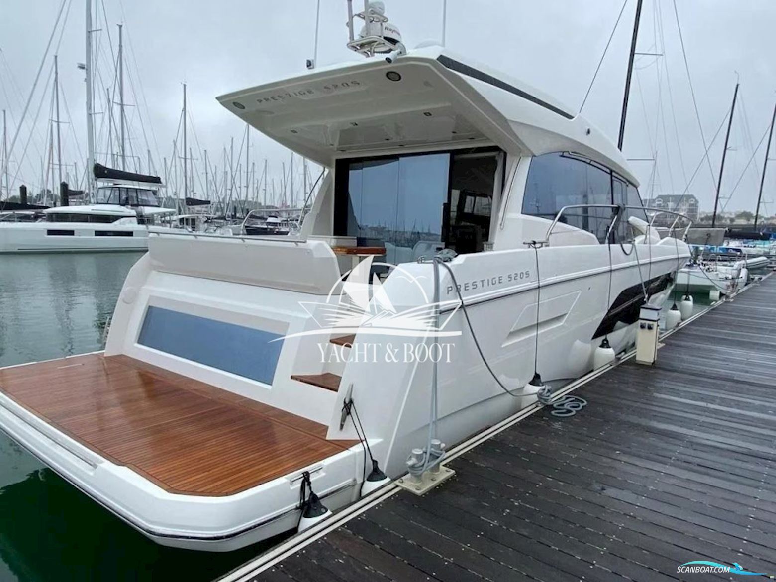 Prestige Yachts 520 S