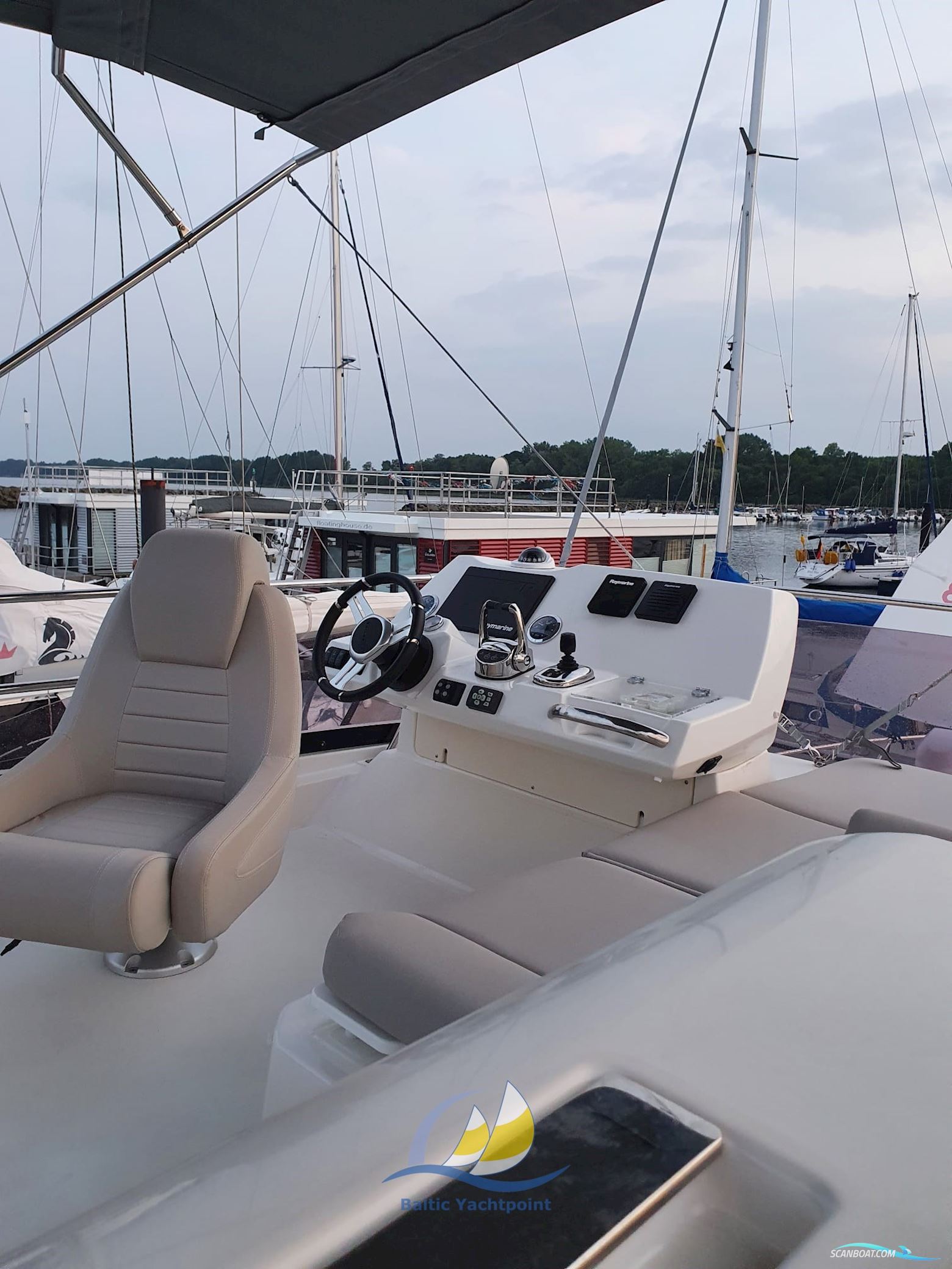 Prestige Yachts Prestige 420 Fly