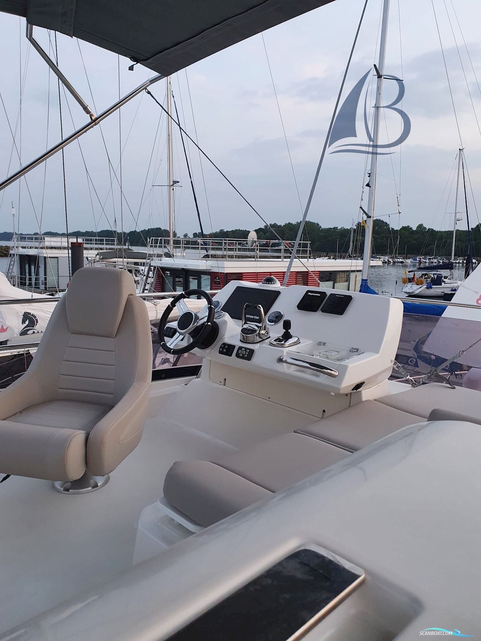 Prestige Yachts Prestige 420 Fly