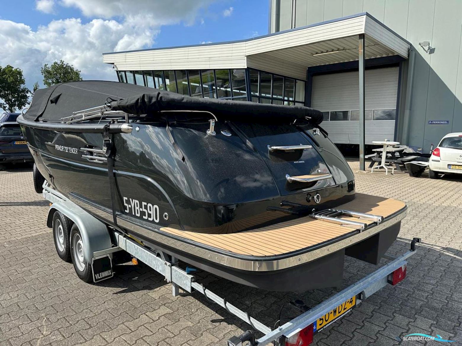 Primeur  710 Tender met Boegschroef